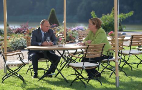 w-54560968-putin-merkel.jpg