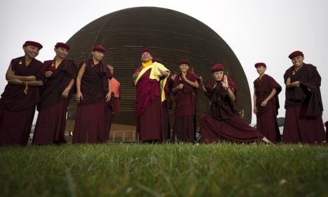 kungfu-monahinje-cern-rojters.jpg