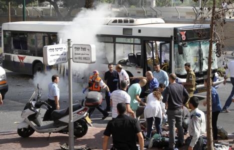 svet-tel-aviv-bomba-autobus-rojters.jpg