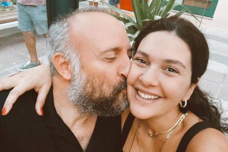 Berguzar Korel i Halit Ergenč