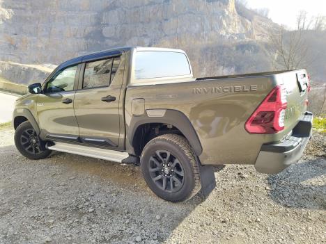 toyota-hilux-26.jpg