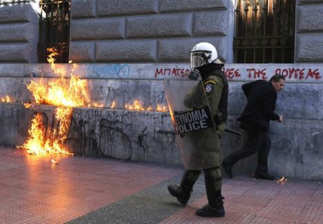 atina-protest-djaci-rojters-donja.jpg