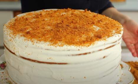 Ruska torta sa korama od meda