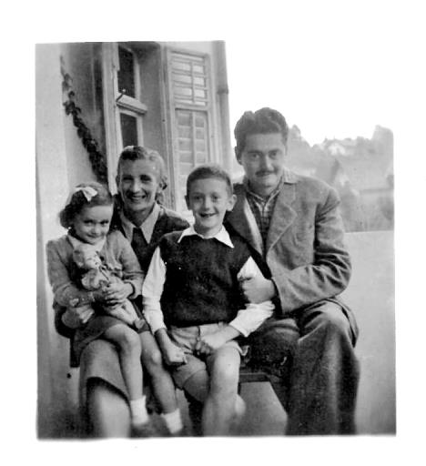 mama-vera--tata-predrag--sestra-mirjana-i-nikola-oko-1948-godine-na-bledu.jpg