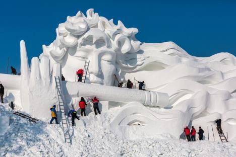 glavna-fotka-stockphotoharbinchinajanuarygiganticsnowbuildingsinthethinternationalsnowsculptureart792973783-smanjena.jpg