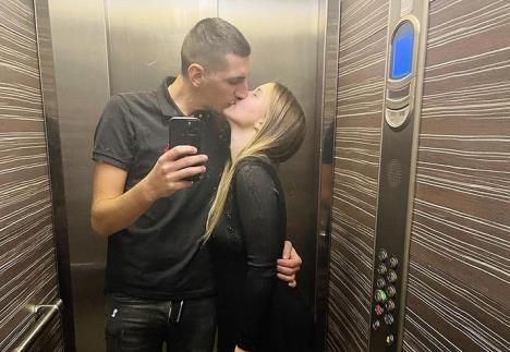 Ćerka Vlade Divca sa izabranikom sređuje stan u kojem će da žive