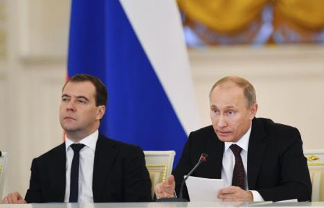 putin-medvedev-rojters.jpg