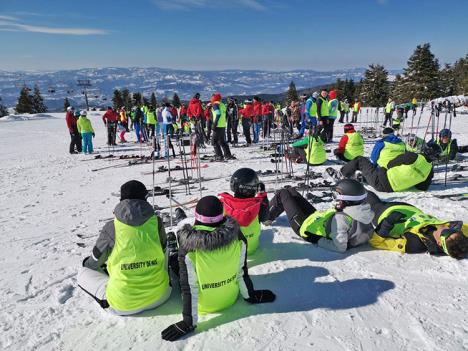 kopaonik-ugostio-studente-fsfv-iz-nisa-1.jpg