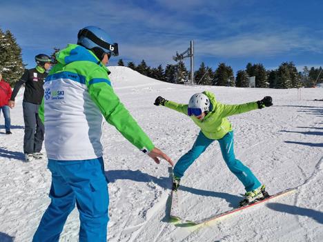 kopaonik-studenti-na-smucanju-1.jpg