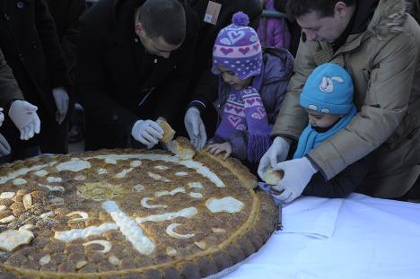 bozic-cesnica-lomljenje-cesnice.jpg