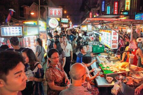 tajvan-stockphototaipeitaiwanmaythshilinnightmarketapopulardestinationfortouristsandlocals285845741.jpg