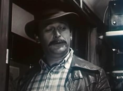 Slobodan Đurić sa šeširom, crno bela fotografija