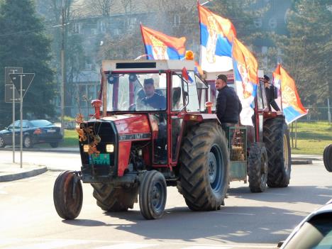 loznica--traktori.jpg