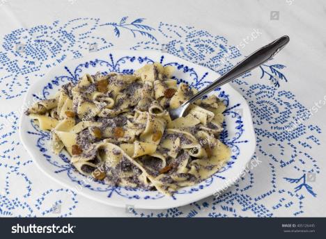 stockphotopoppyseedpastaonaplatetraditionalhungarianmeal405126445.jpg