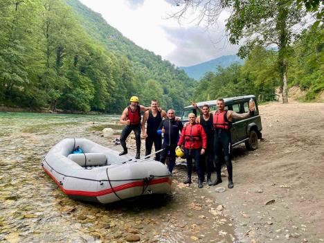 jokic-rafting2.jpg