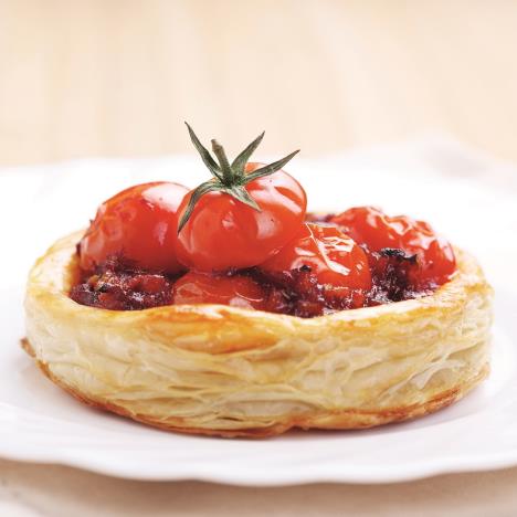 korpice-od-paradajza--stockphototartletswithripecherrytomatoes53499697.jpg