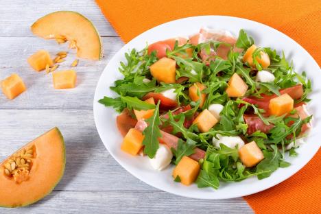 letnja-salata-shutterstock-413418964.jpg