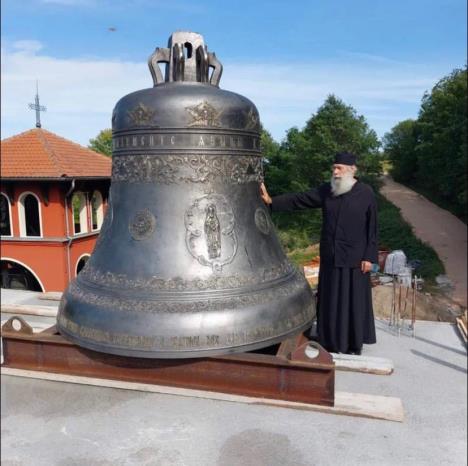 rusko-zvono-stiglo-u-manastir-u-bosnjanu.jpg