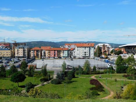 loznica--pored-stadiona-i-pomocni-teren.jpg