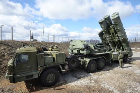 ruski-raketni-sistem-s400.jpg