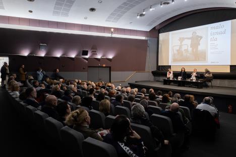 publika-na-promociji-knjige-stefana-arsenijevica-malo-iznad-tla-foto-tanja-drobnjak.jpg