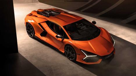 lamborghinirevueltofoto2023-2.jpg