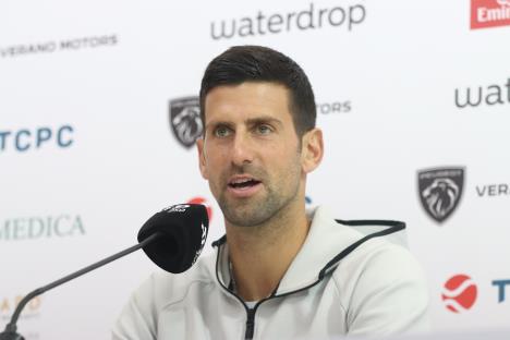 novak-press-07.jpg