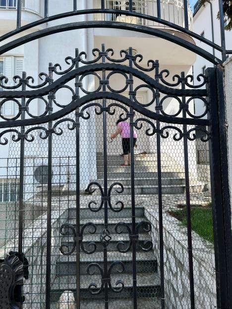 MUK NA ZVEZDARI! Komšije ŠOKIRANE zbog osumnjičenog Stefana, a evo šta kaže gospođa koja radi kod Karića!