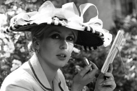 Katrin Denev u mladosti