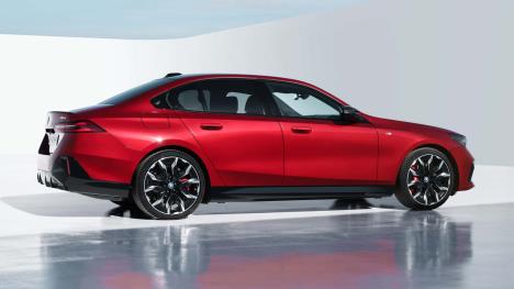 bmwi5m60xdrive2023-3.jpg