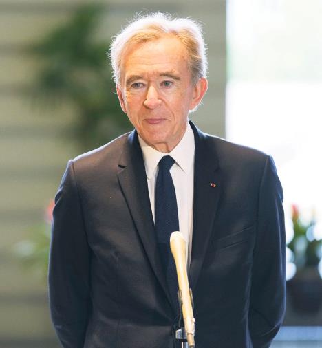 bernard-arnault-aphiro-komae.jpg