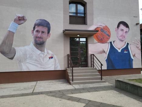 mural-jokic-i-djokovic.jpg