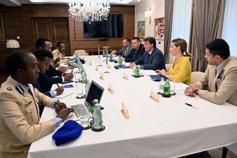 bratislav-gasic-delegacija-somalija-foto-mup-rs-2.jpg