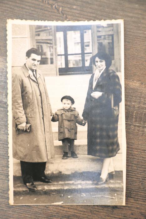 Gojko Baletić sa roditeljima