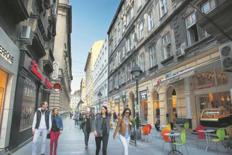 0803stockphotobelgradeserbiacrowdedknezmihailovastreetinthecenterofbelgradeatsunset1465233869.jpg