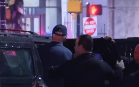 20231218-07-14-49car-crashes-into-suv-guarding-president-bidens-motorcade---newsnation-prime--y.jpg