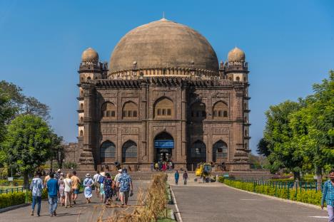 gol-gumbaz--bijapur.jpg