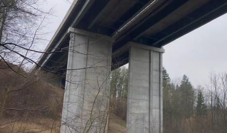 20240204-15-00-59unfall-in-matzingen--serbin-strzt-von-brcke--jetzt-spricht-augenzeuge--mozil.jpg