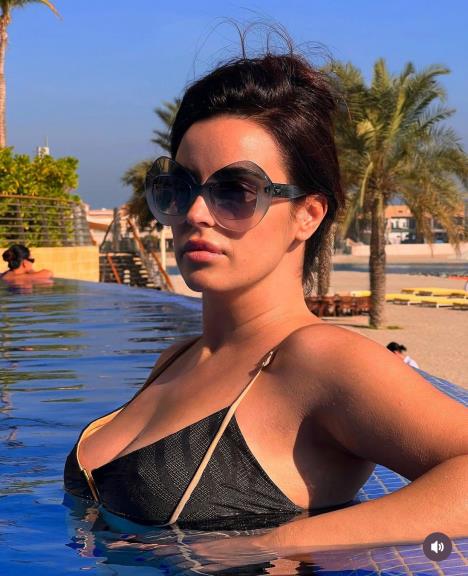 Nekada je bila dužna kamatašima sada uživa na jahti