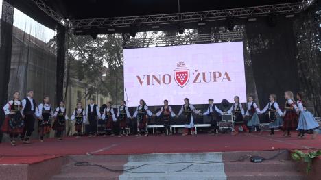 vino-zupa-poklonila-vino-i-pomogla-manifestaciju.jpg