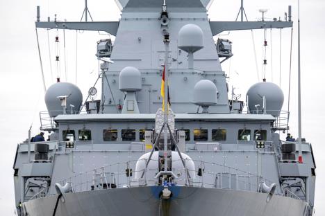 frigate-hessen02-ap-sina-schuldt.jpg