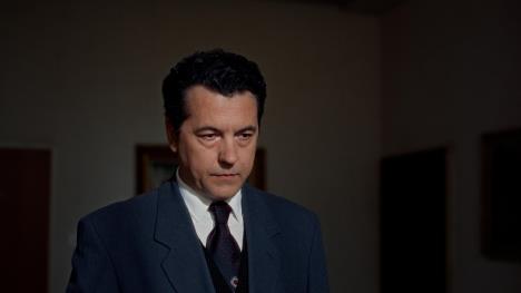 Visar Viška u filmu Ruski konzul