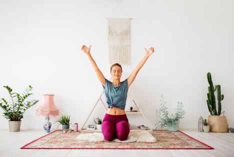 kundalini-meditacija-shutterstock-1167235231.jpg