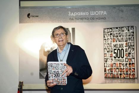 Zdravko Šotra na promociji svoje monografije Mojih 500 glumaca