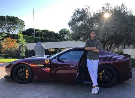 20240324-22-09-04cristiano-ronaldo-flexes-with-new-500k-ferrari.jpg