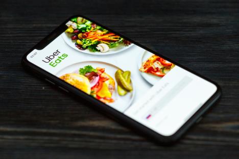 shutterstock-uber-eats-2.jpg