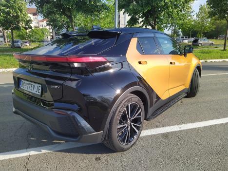 toyota-chr-2024-test--5.jpg