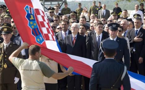 knin-godisnjica-oluje-ivo-josipovic-zoran-milanovic.jpg