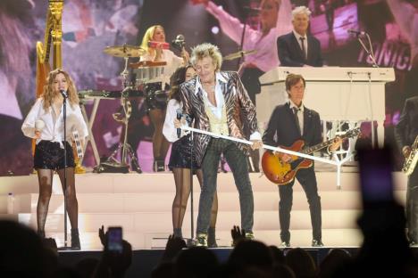 111212121-rod-stjuar-koncert-15.jpg