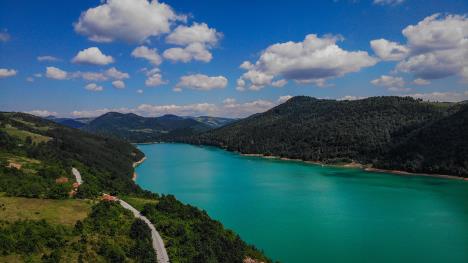 zlatarsko-jezero-zlatar-leto-autor-vladimir-zivanovic.jpg